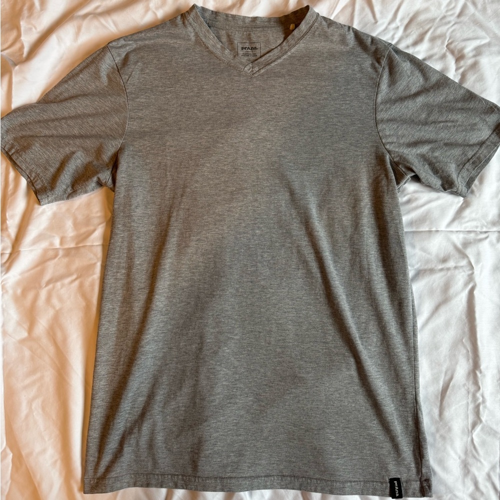 Men's Prana Gray V-Neck T-Shirt medium Tall